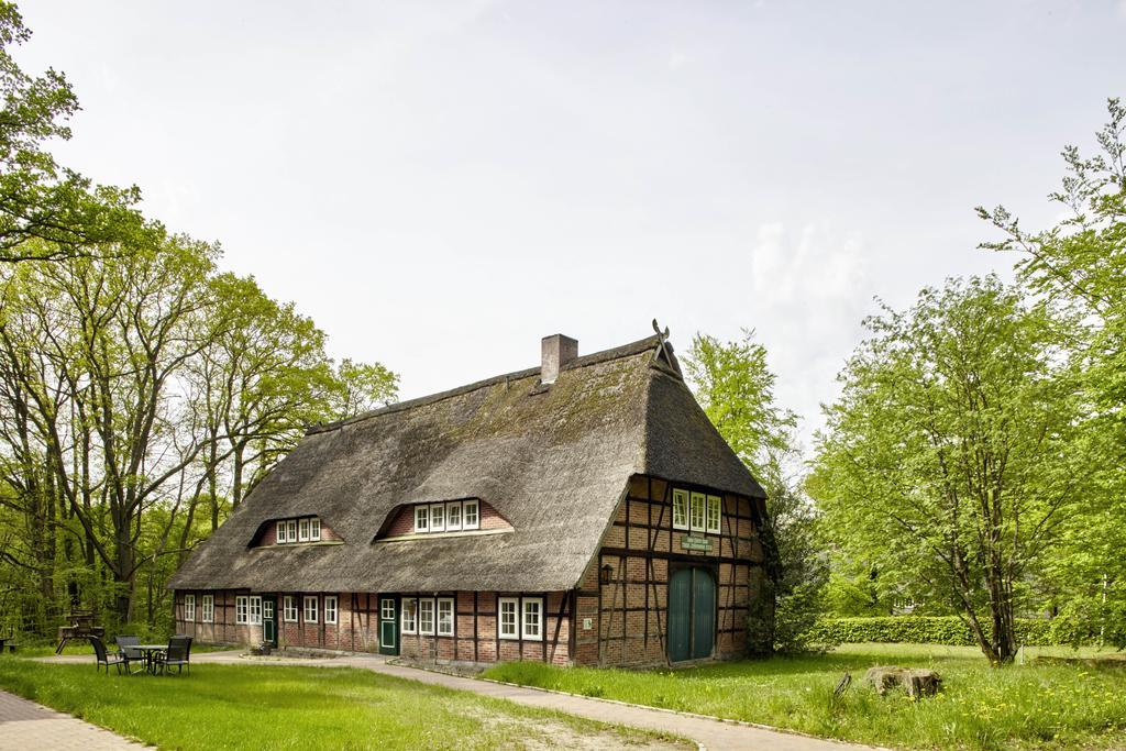 Отель Landhaus Haverbeckhof Niederhaverbeck Экстерьер фото